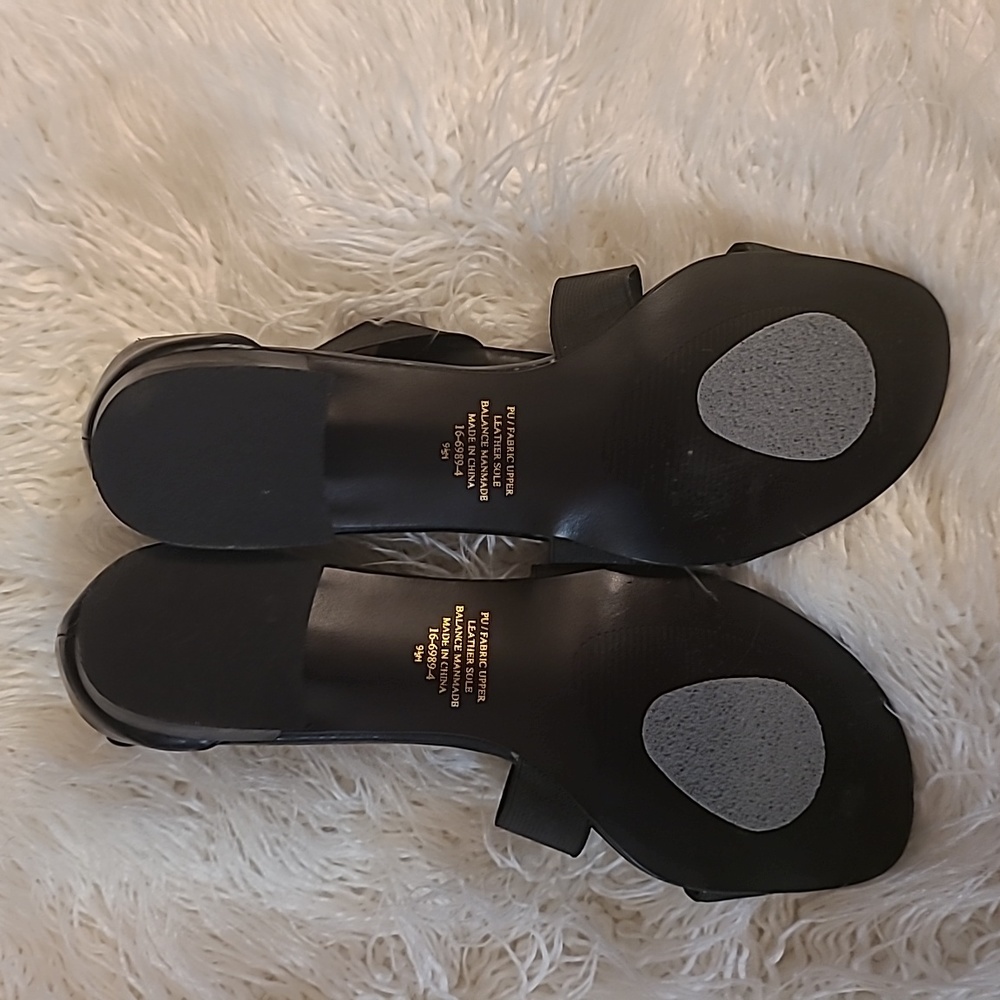 Black summer sandals. - Picture 8 of 8